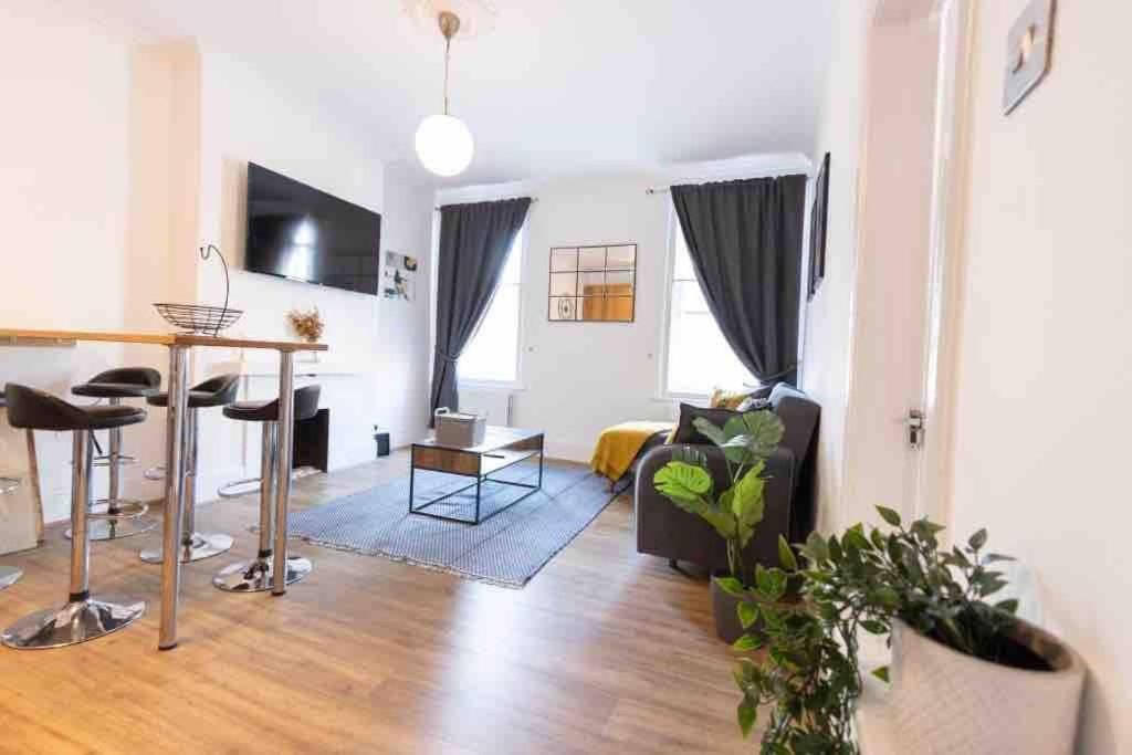 Lovely 2 Bedroom Apartment In Chelsea Sw3 Londres Extérieur photo